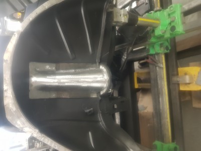 029 NS rear suspension turret.jpg
