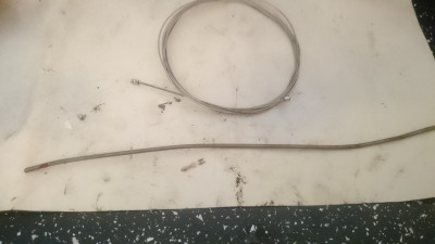 DSC_0583.JPG (2.3 MiB) Viewed 29625 times Bike cables, handy for many uses.