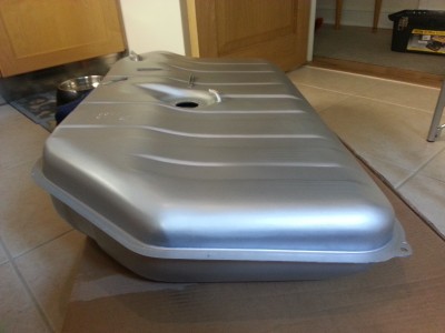 Alfa 33 fuel tank pic 2.jpg